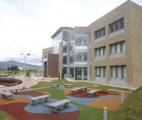 EDIFICIO ESTUDIOS A DISTANCIA