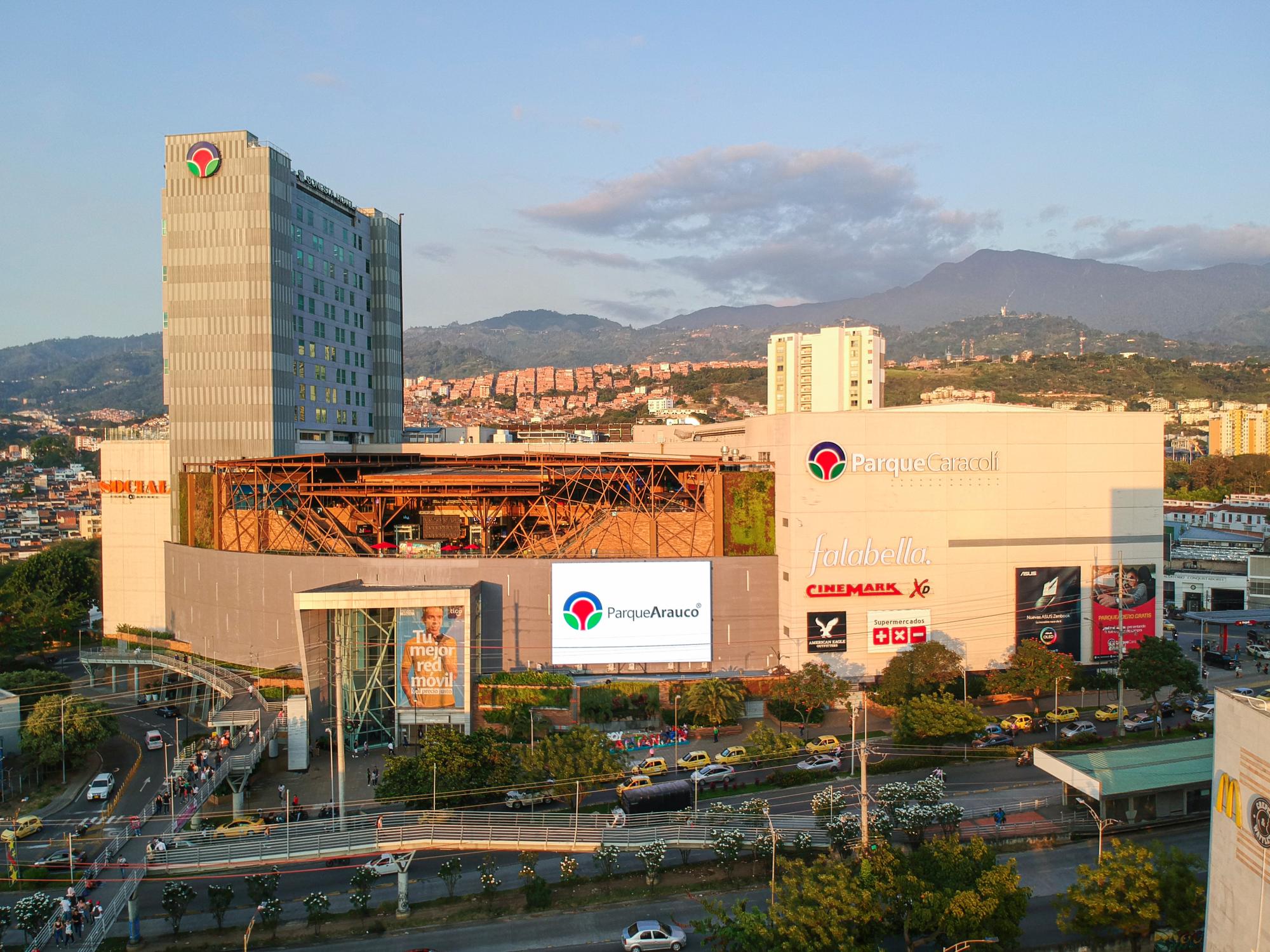HCentro Comercial Parque Caracoli