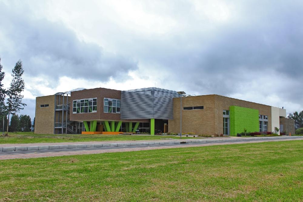 UMNG Edificio Laboratorios